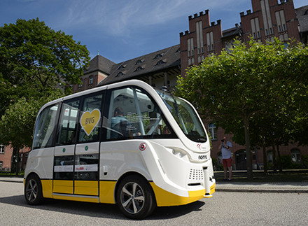 Vattenfall E-Mobility Elektromobliltät Berlin BVG Kleinbus